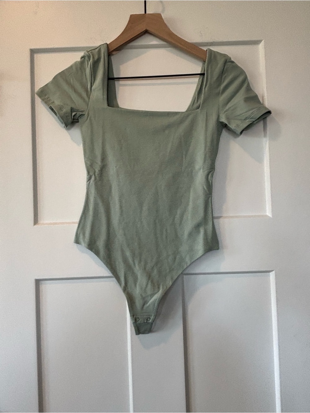 NWT Aritzia Contour Women’s Sage Green Square Neck Short Sleeve Bodysuit XS